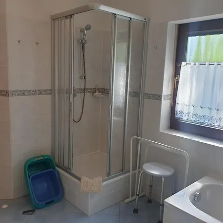 Martha - Ferienhaus, 3 Schlafzimmer, 2 Bis 8 Personen, S-bahn Nach Berlin, Strausseenaehe, Ruhige Lage * Strausberg