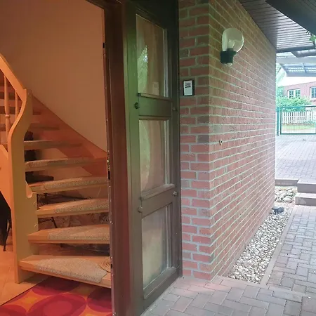 Appartement Martha - Ferienhaus, 3 Schlafzimmer, 2 Bis 6 Personen, S-bahn Nach Berlin, Strausseenaehe, Ruhige Lage Strausberg