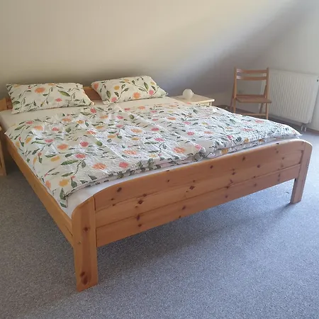 Martha - Ferienhaus, 3 Schlafzimmer, 2 Bis 8 Personen, S-bahn Nach Berlin, Strausseenaehe, Ruhige Lage Apartment *