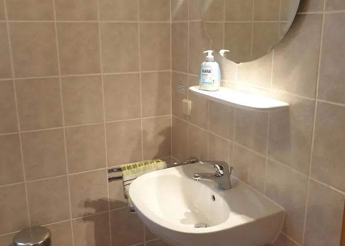 Martha - Ferienhaus, 3 Schlafzimmer, 2 Bis 6 Personen, S-bahn Nach Berlin, Strausseenaehe, Ruhige Lage *