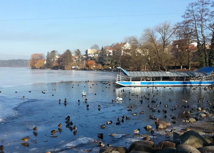 Lejlighed Martha - Ferienhaus, 3 Schlafzimmer, 2 Bis 6 Personen, S-bahn Nach Berlin, Strausseenaehe, Ruhige Lage *