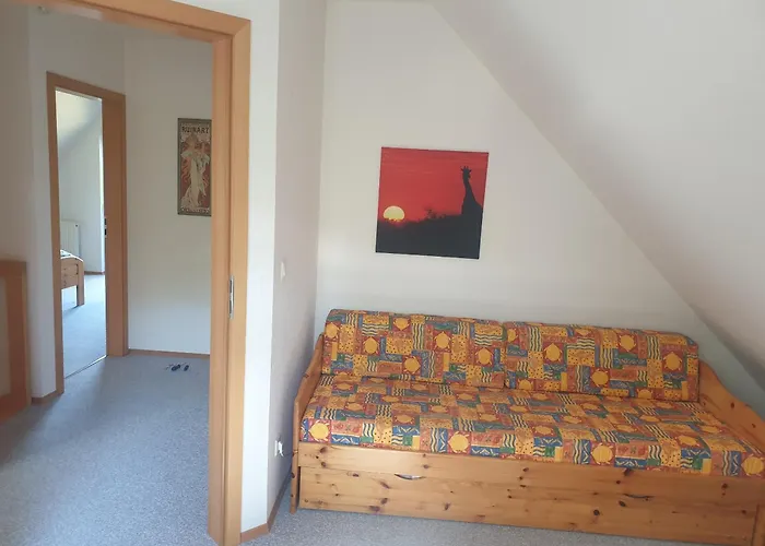 Lejlighed Martha - Ferienhaus, 3 Schlafzimmer, 2 Bis 6 Personen, S-bahn Nach Berlin, Strausseenaehe, Ruhige Lage