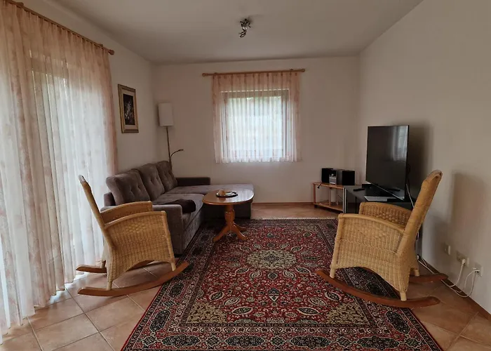 Lejlighed Martha - Ferienhaus, 3 Schlafzimmer, 2 Bis 6 Personen, S-bahn Nach Berlin, Strausseenaehe, Ruhige Lage Strausberg